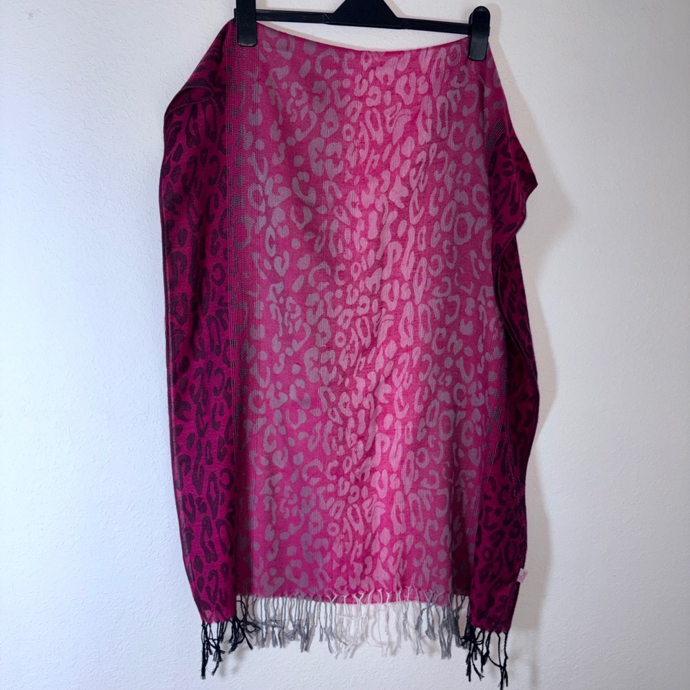 Mix Leopard Print Scarf 72 x 27.5 Pink Magenta Grey Excellent Fringed Woven Wrap - Picture 2 of 9